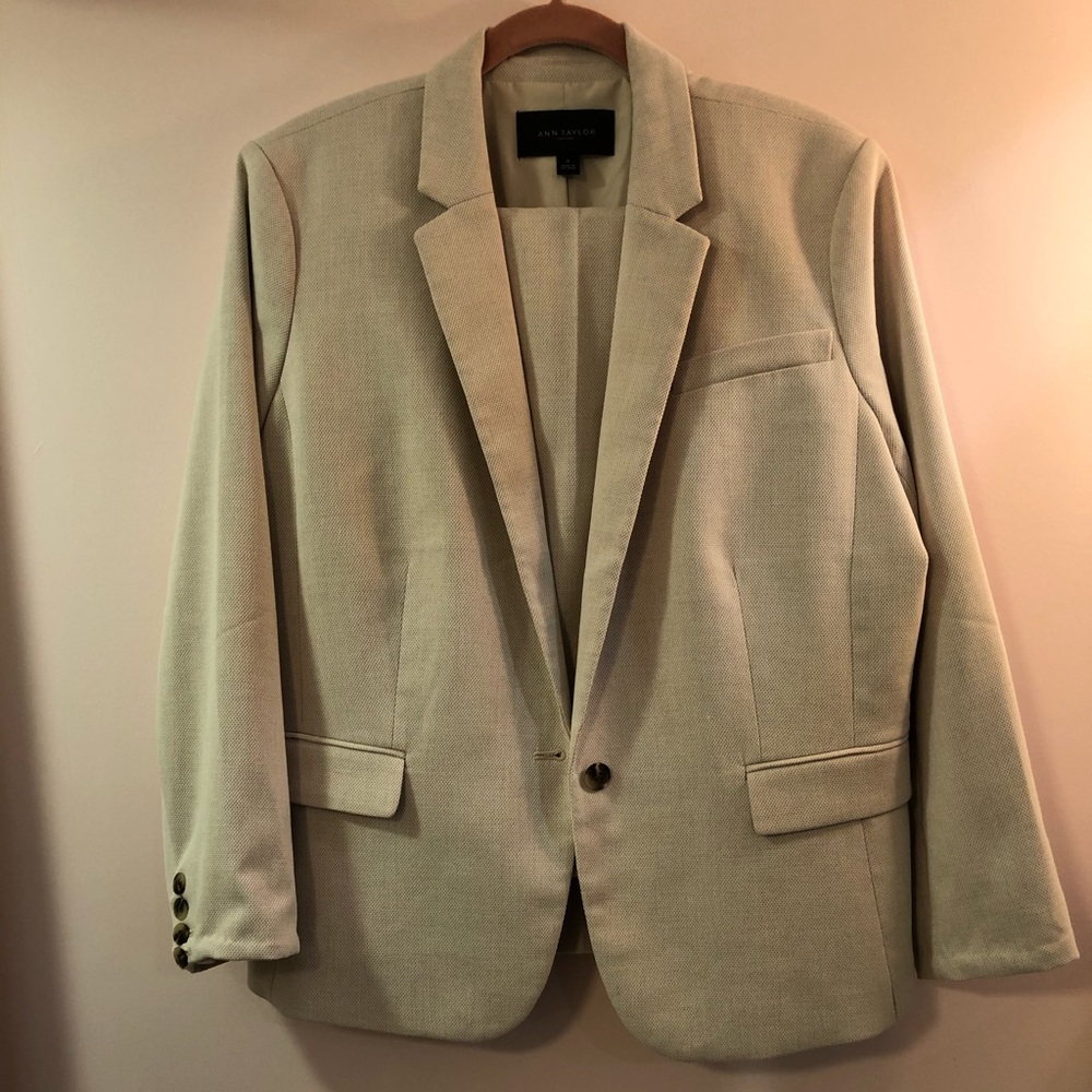 NWOT Ann Taylor fully lined beige suit size 16